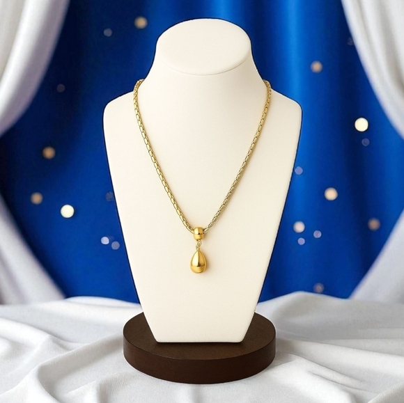 ποΈ Modern Luxe 18K Gold Plated Teardrop Pendant Necklace Trendy Minimalist Chic - Picture 3 of 13